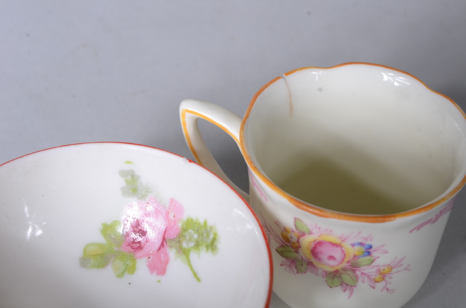 Lote com 21 xícaras para chá e café de diversas procedências; caneca... - foto 9 de 9