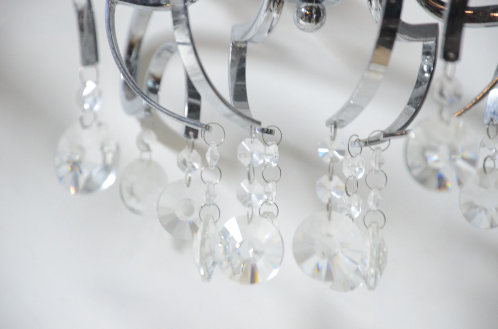 Lustre de metal com contas de cristal para 6 luzes. - foto 4 de 7