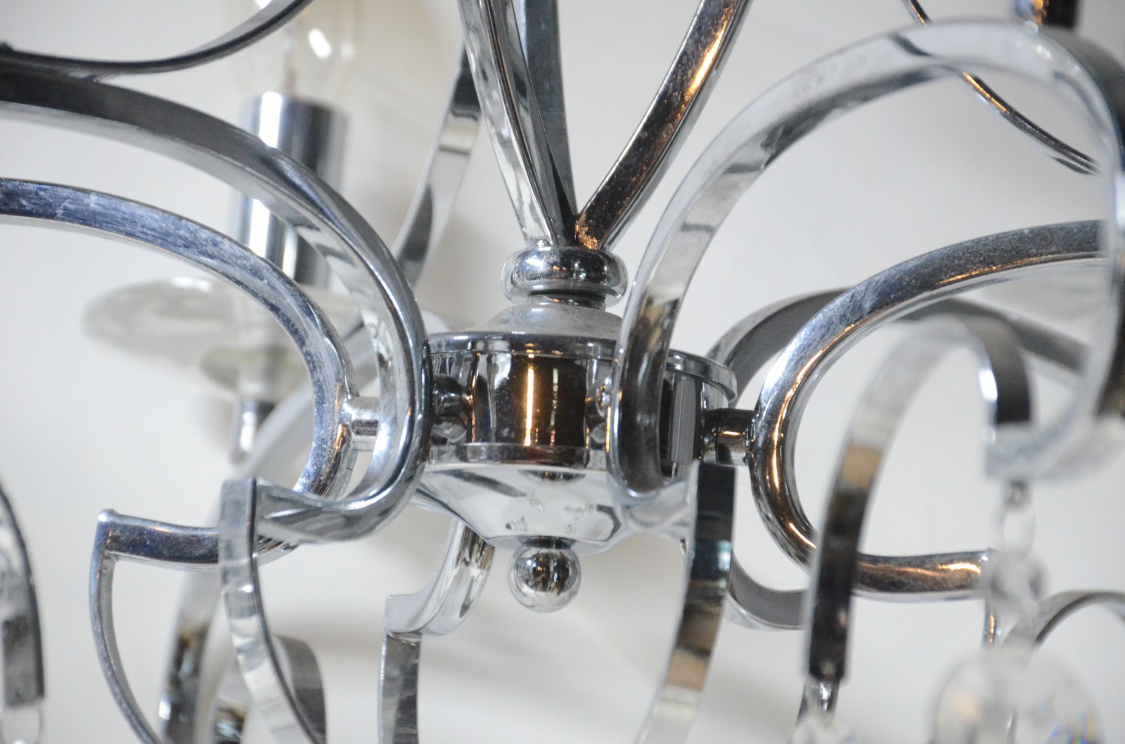Lustre de metal com contas de cristal para 6 luzes. - foto 6 de 7