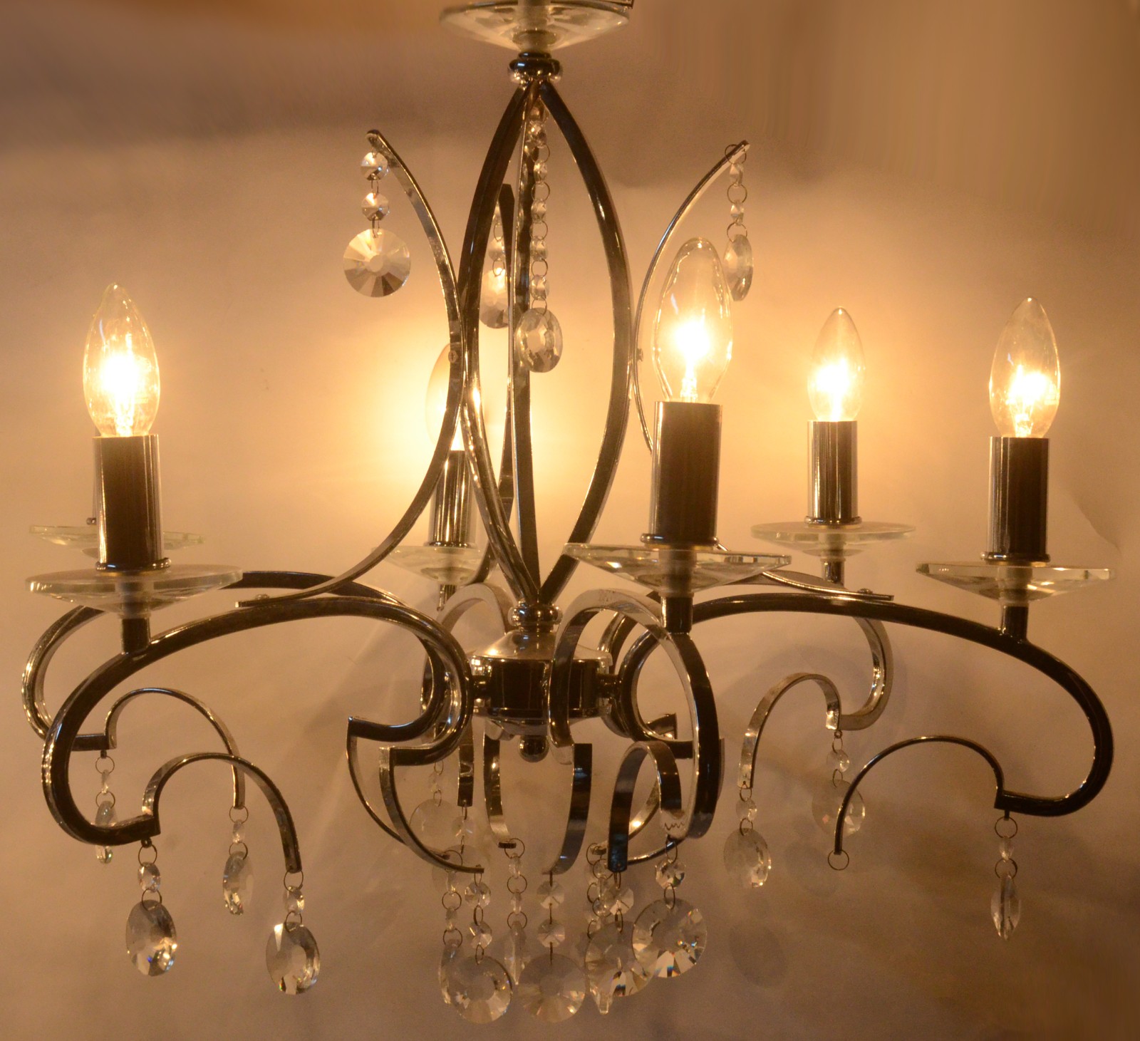 Lustre de metal com contas de cristal para 6 luzes. - foto 7 de 7