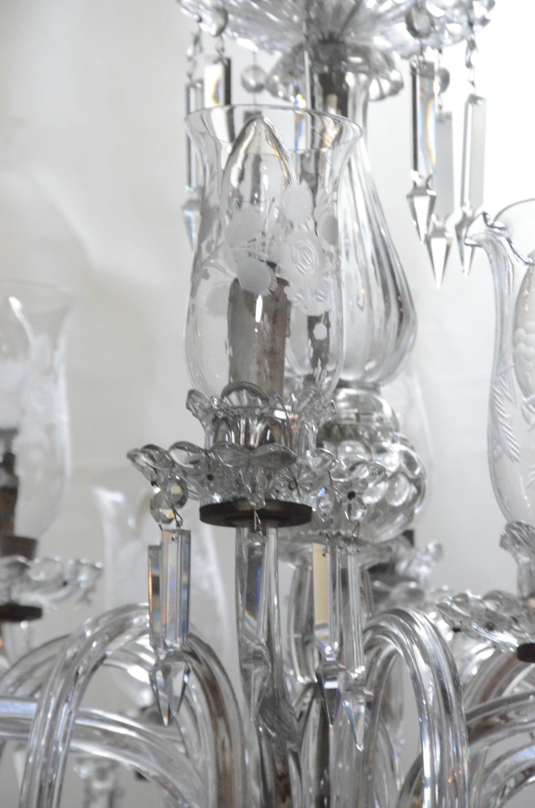Lustre de cristal para 12 luzes com pingentes lapidados. - foto 3 de 8