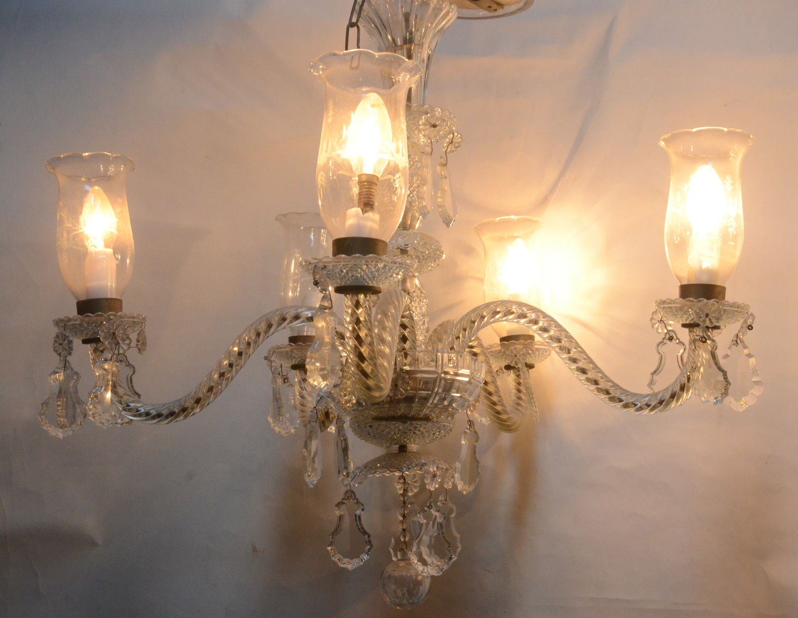 Lustre de cristal para 5 luzes, pingentes lapidados e mangas. - foto 2 de 8
