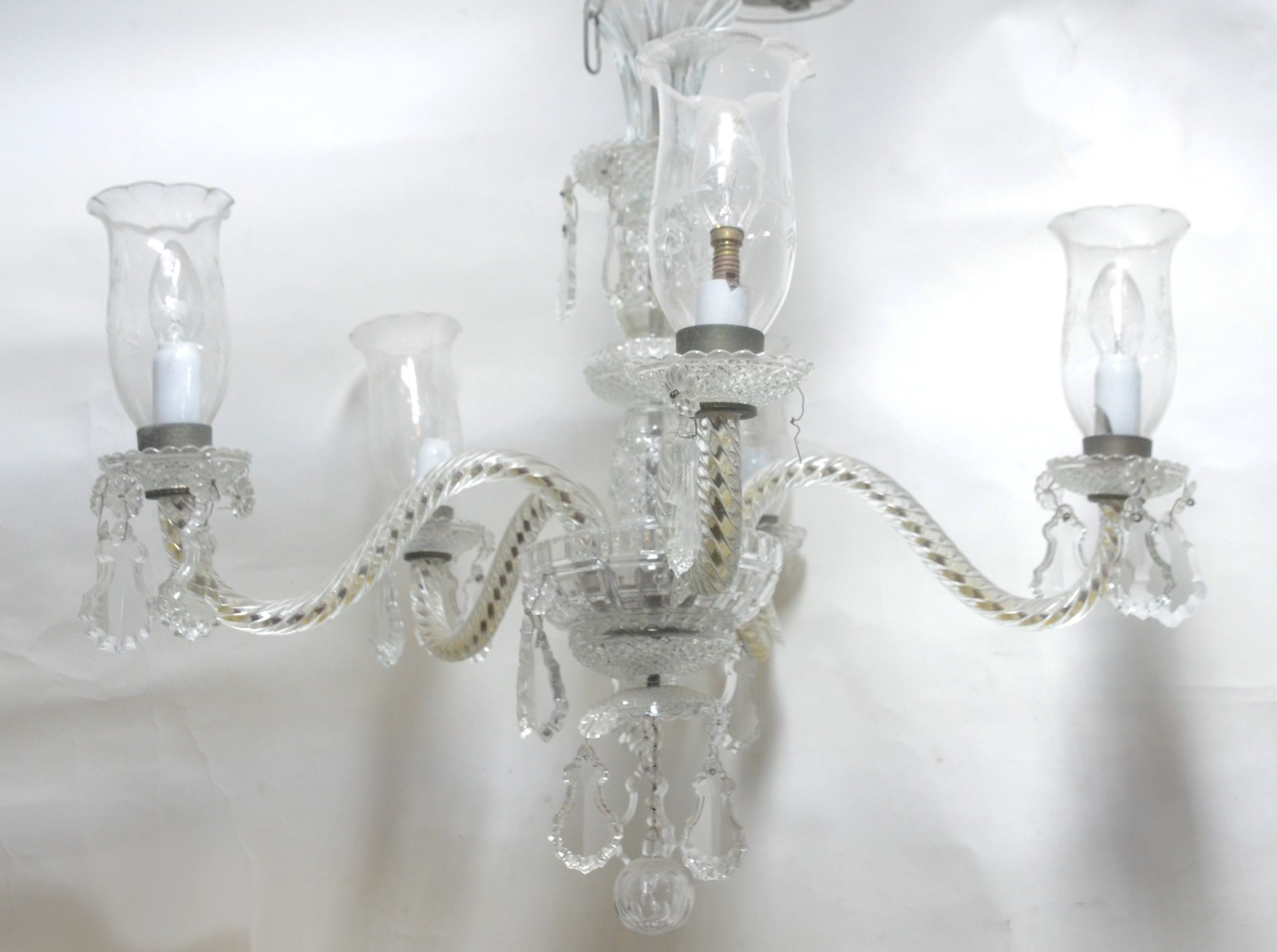 Lustre de cristal para 5 luzes, pingentes lapidados e mangas. - foto 1 de 8
