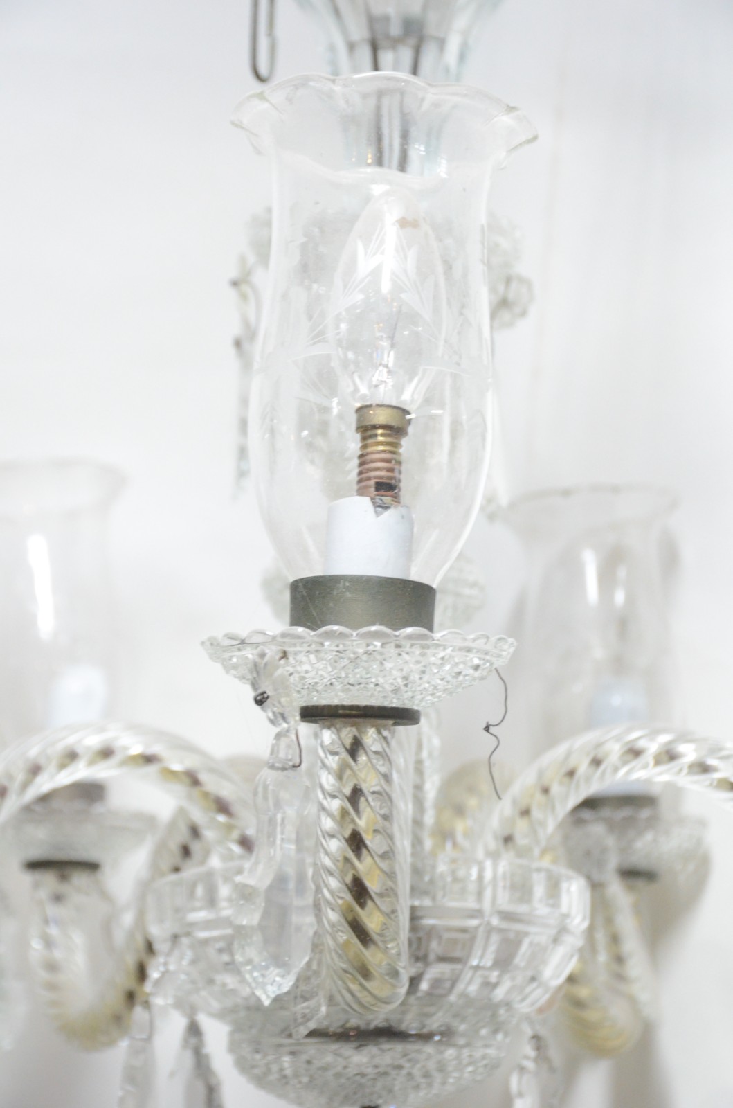 Lustre de cristal para 5 luzes, pingentes lapidados e mangas. - foto 3 de 8