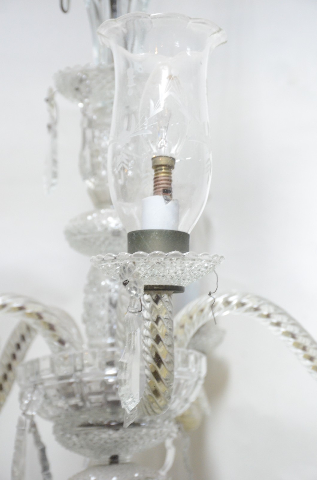 Lustre de cristal para 5 luzes, pingentes lapidados e mangas. - foto 8 de 8