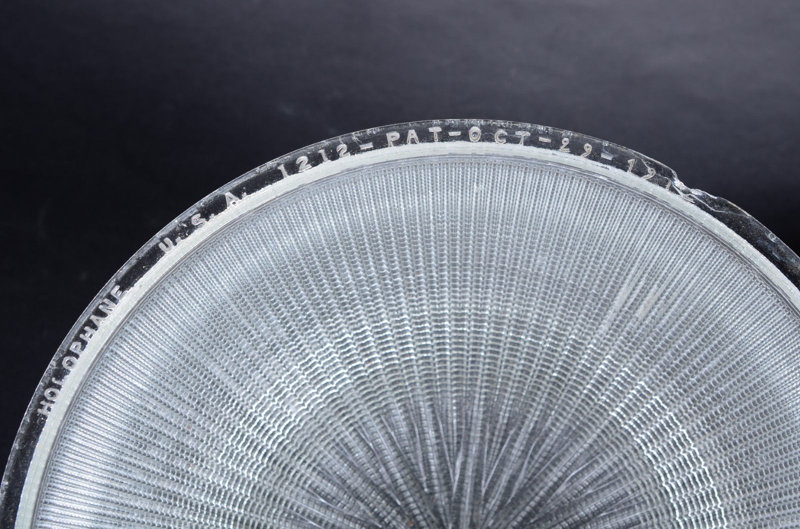 Lustre de metal dourado com cúpula de cristal e tres mangas feitio... - foto 10 de 11