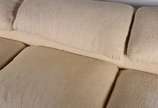 Cassina (1927), Maralunga - Sofá estofado para 3 lugares, design italiano. Tecido com desgastes.