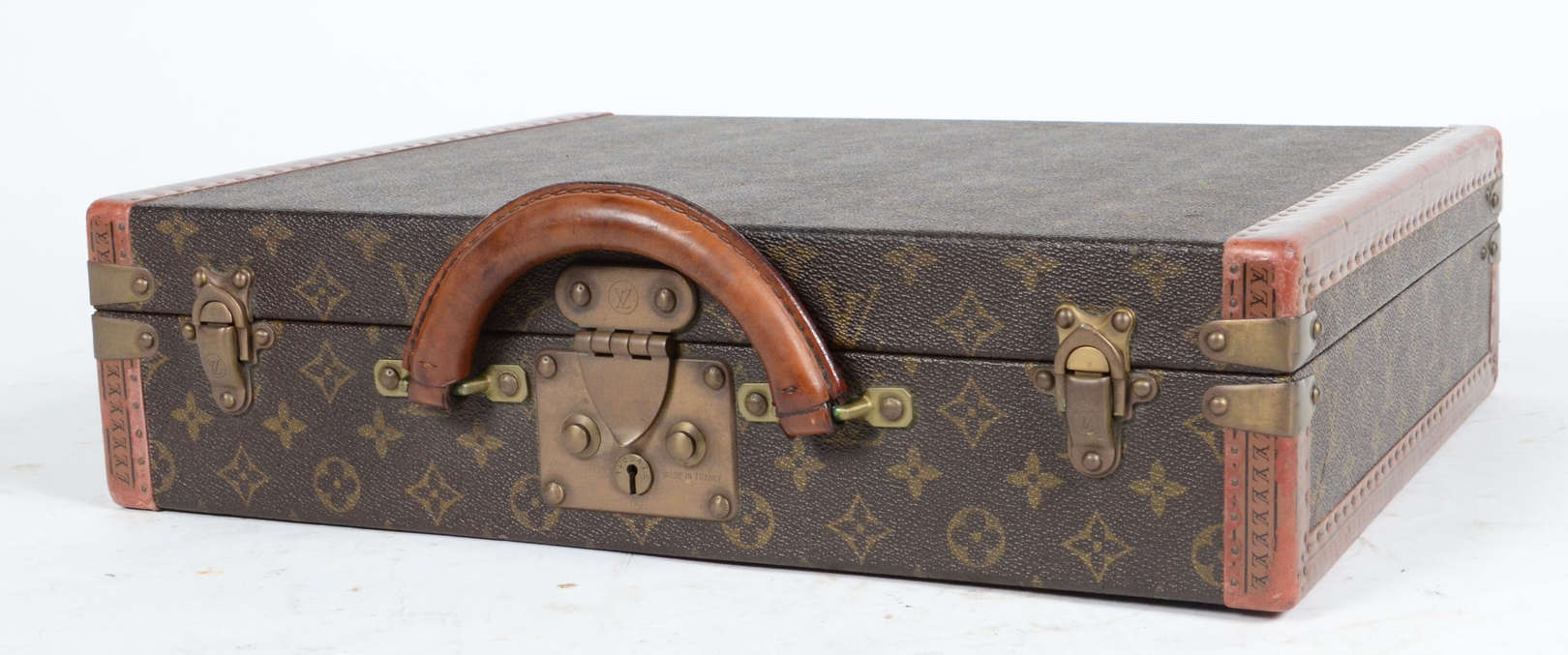 Louis Vuitton (1854), - Galeria Alphaville