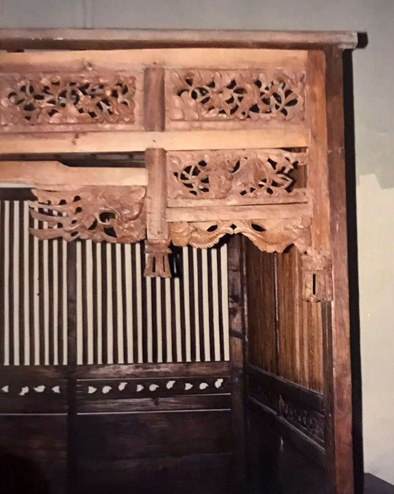 Cama também utilizado como um gazebo Resort da Indonésia. Retirada em... - foto 2 de 4