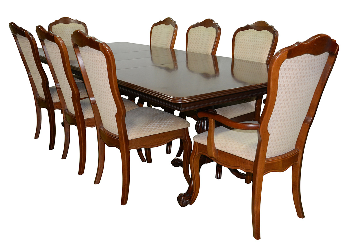 Mesa de jantar com tampo retangular medindo 1,72 x 1,12 m. mais duas... - foto 1 de 4