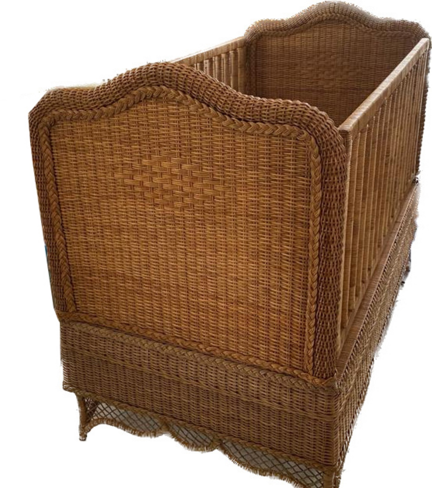 Berço de rattan. Retirada em residencia na barra. - foto 1 de 3