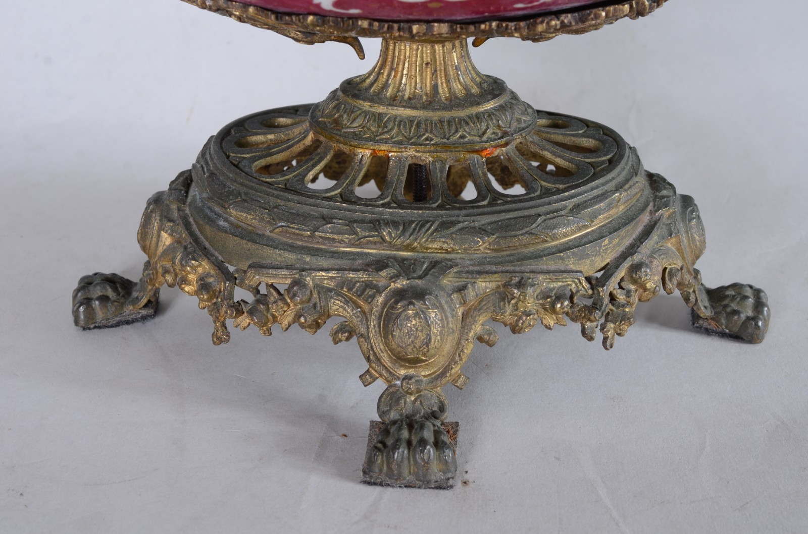 Fruteira de porcelana francesa com paisagem e cena romântica em... - foto 8 de 8