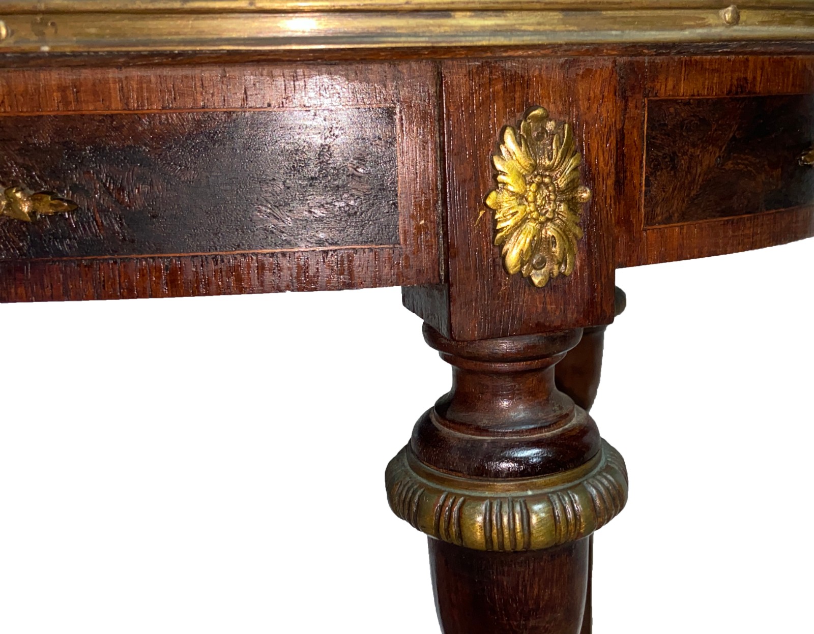 Mesa de madeira nobre, estilo francês, feitio oval com tampo... - foto 6 de 8