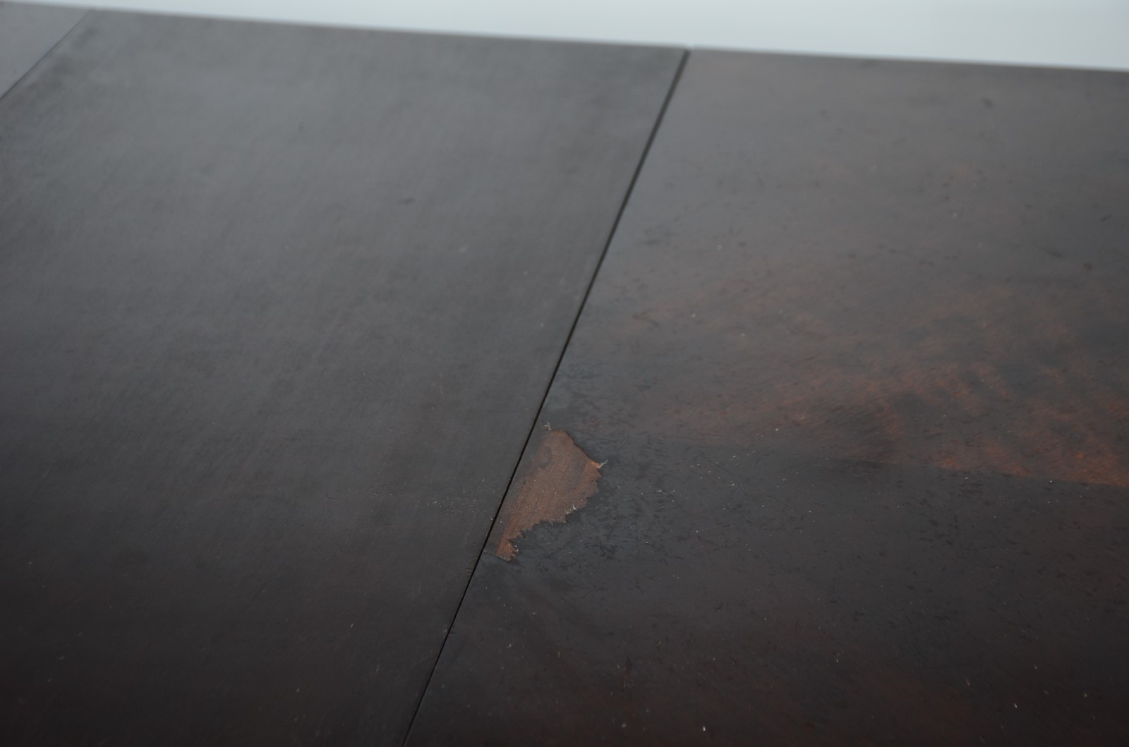 Mesa de jantar de madeira nobre, 2 tabuas extensoras ( 110 cm x 0,42... - foto 7 de 11
