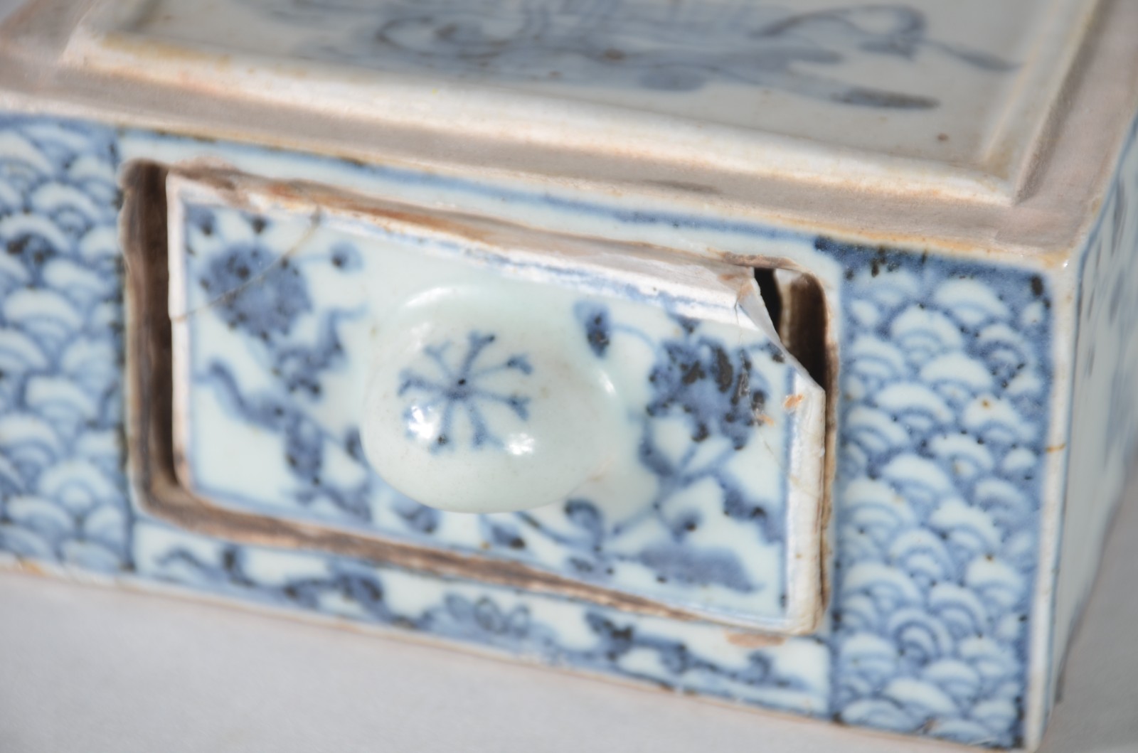 Original e raro conjunto em porcelana chinesa para incenso, decorado... - foto 9 de 11