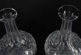 Baccarat (1764),  - Par de garrafas de cristal frances lapidado. Bases estreladas. Não apresentam marcas da cristallerie.