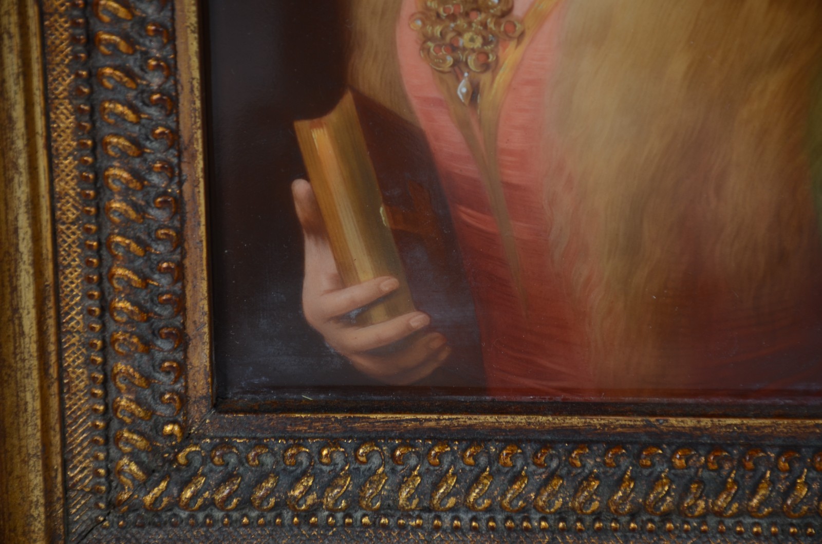 Belíssima pintura feita a mão sobre placa de porcelana alemã KPM, de... - foto 4 de 8