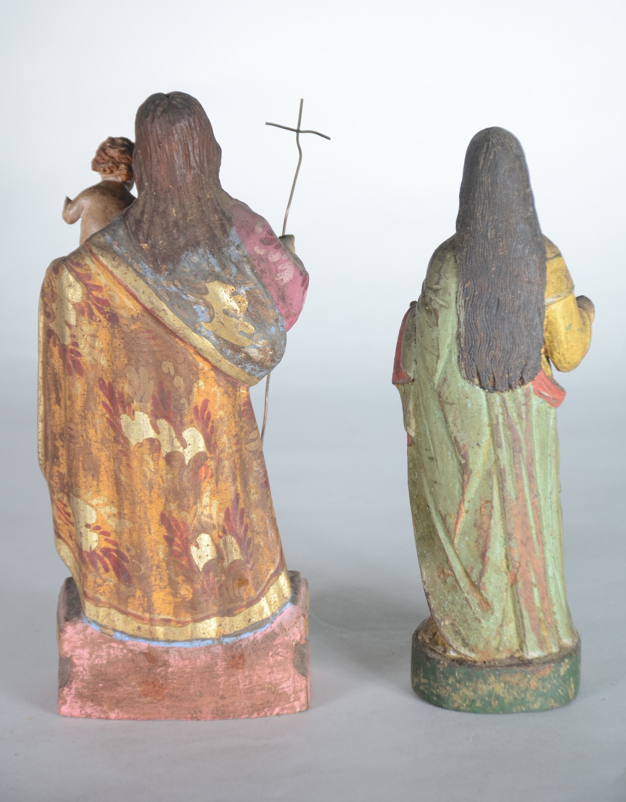 São José com menino e Santa - Duas imagens de madeira entalhada e... - foto 4 de 9