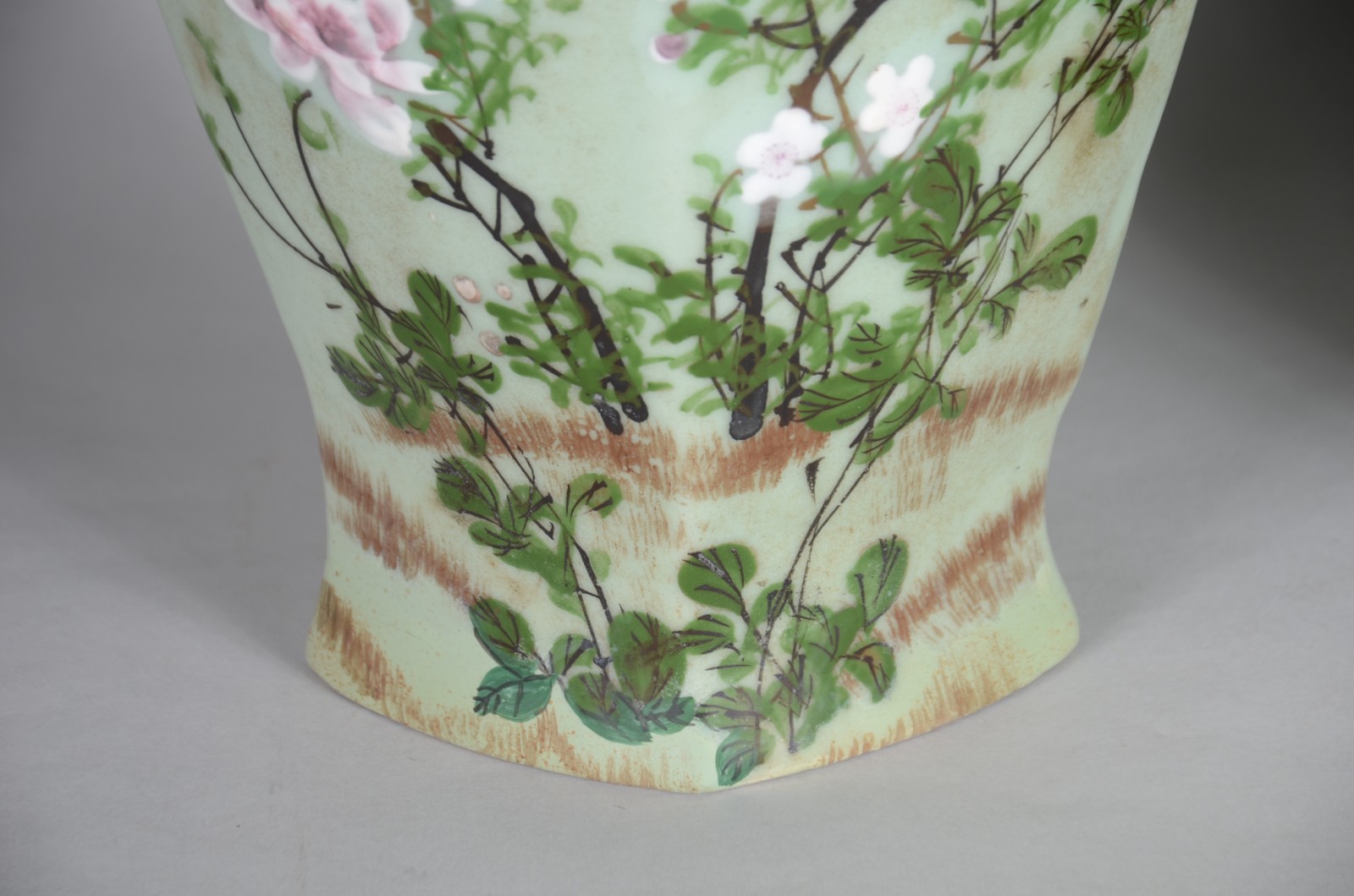 Par de antigos vasos de porcelana chinesa Celadon com pássaros e... - foto 4 de 10