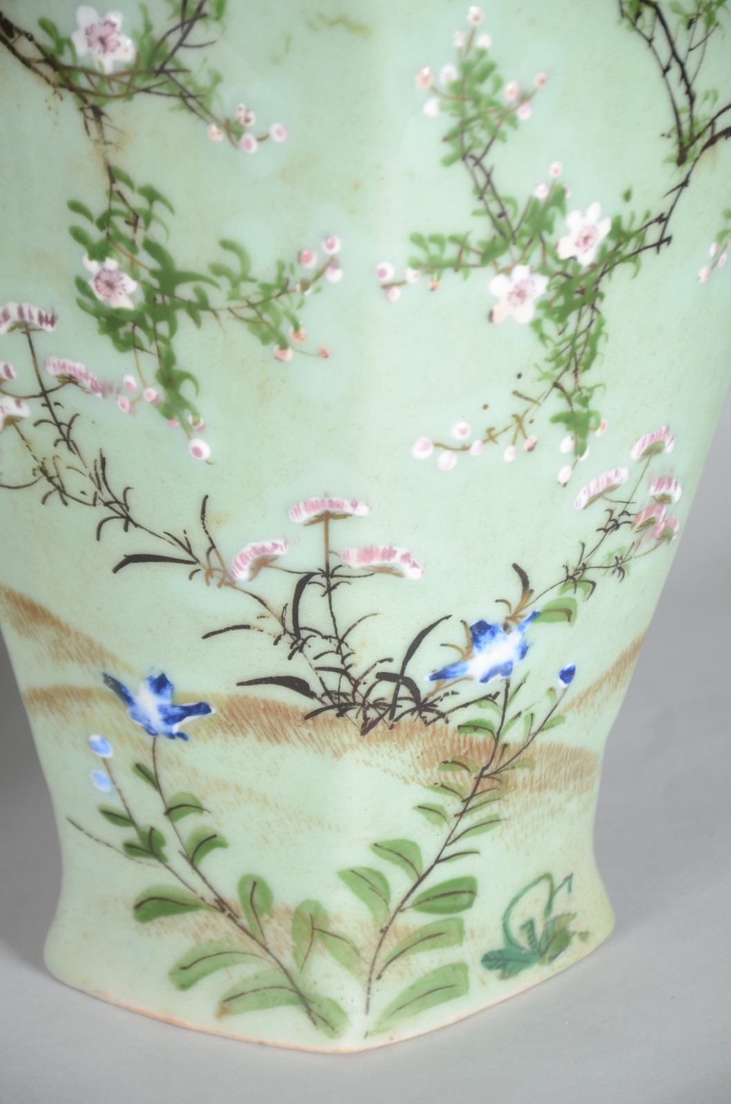 Par de antigos vasos de porcelana chinesa Celadon com pássaros e... - foto 7 de 10