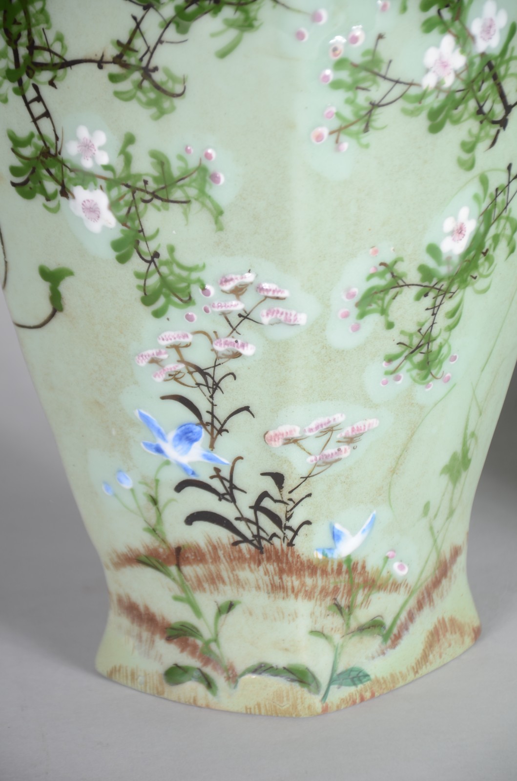 Par de antigos vasos de porcelana chinesa Celadon com pássaros e... - foto 10 de 10