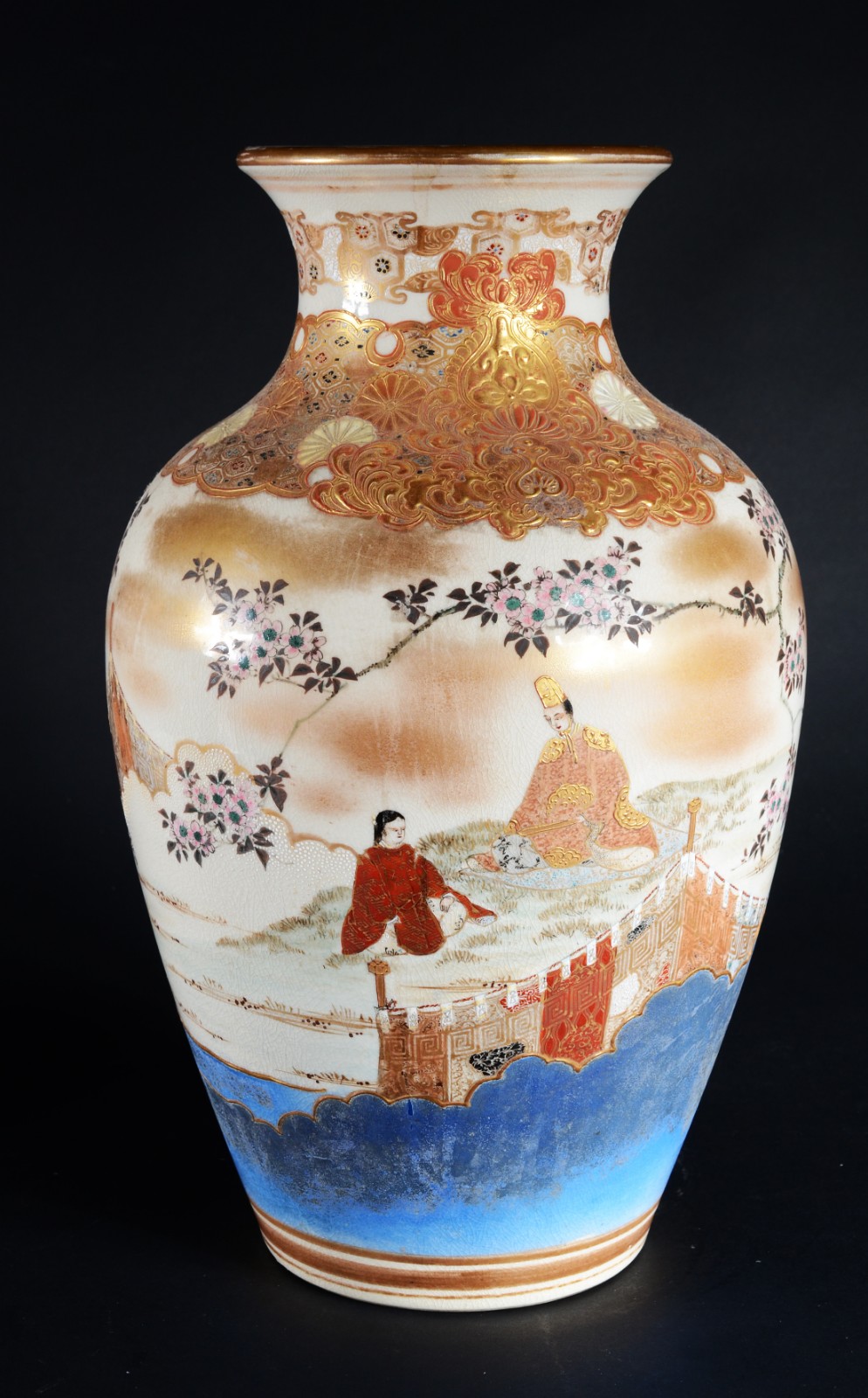 Vaso de faiança japonesa Satzuma Imperial decorado com figuras em... - foto 3 de 10