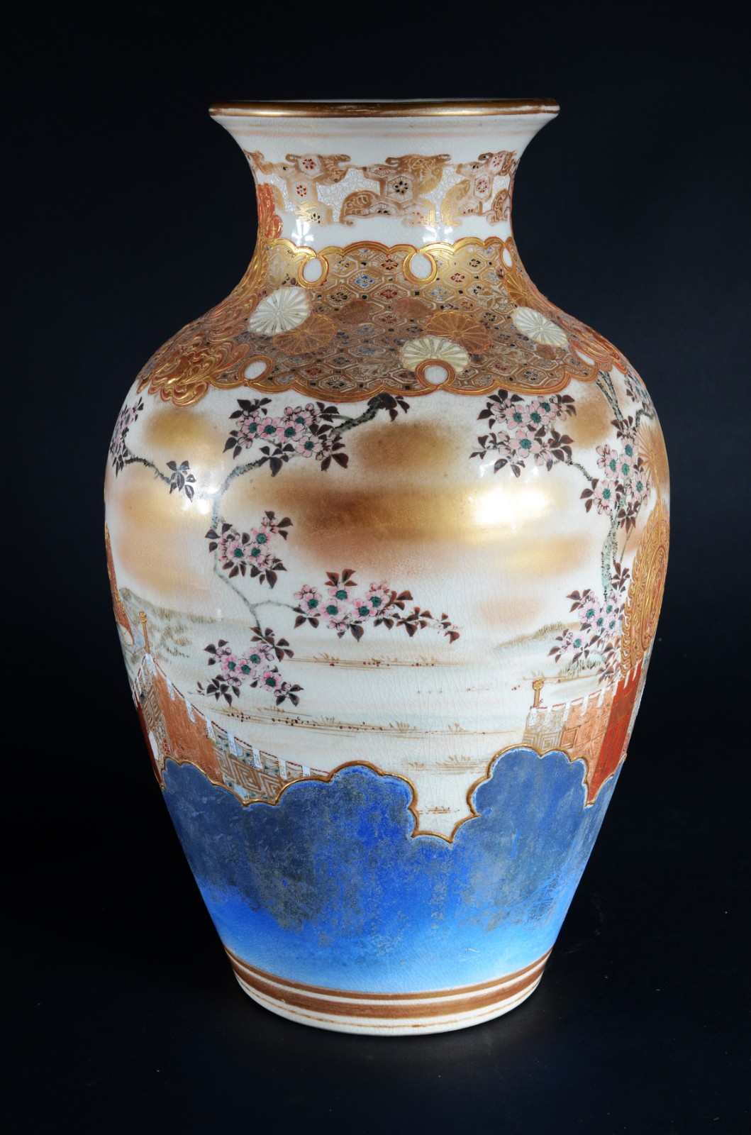 Vaso de faiança japonesa Satzuma Imperial decorado com figuras em... - foto 7 de 10