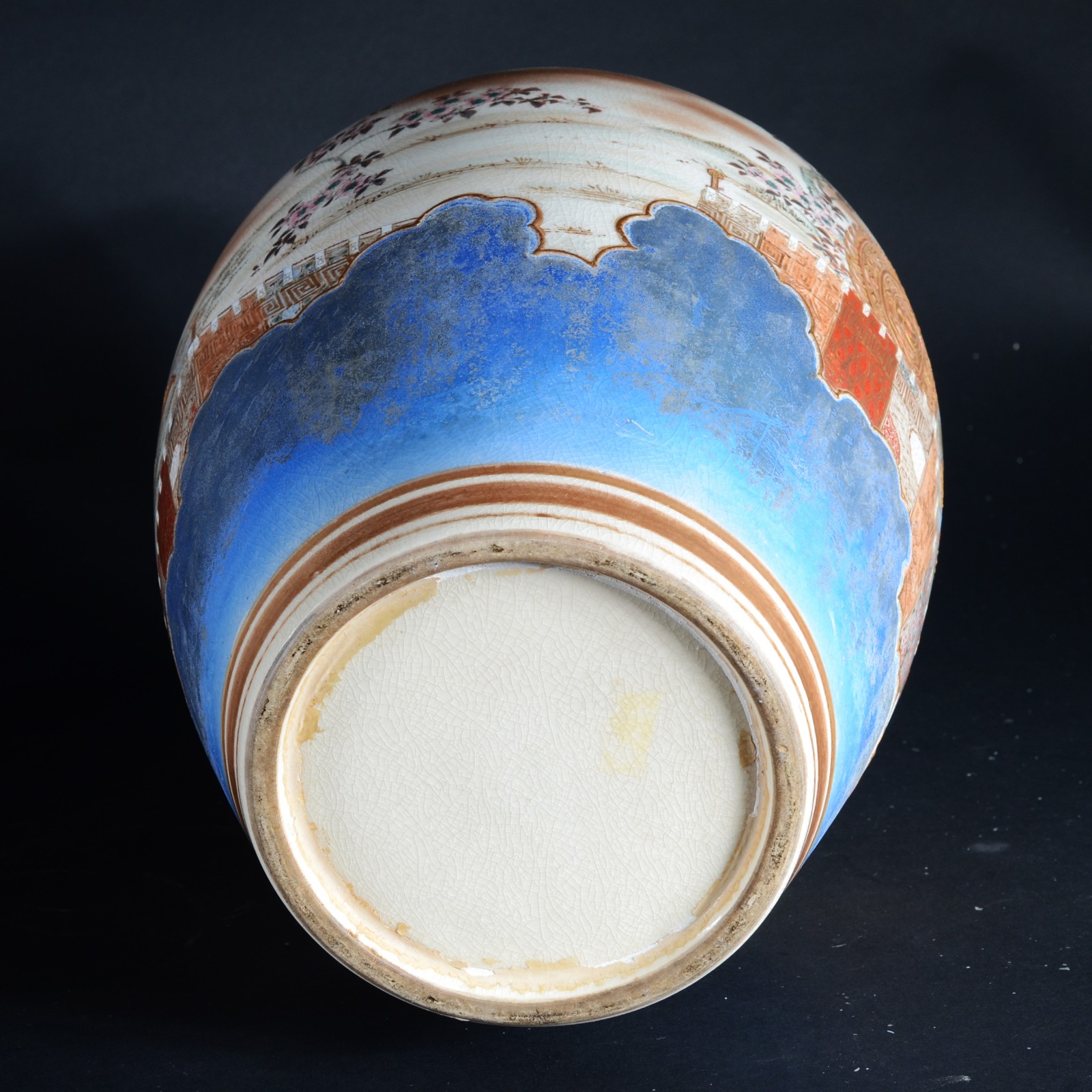 Vaso de faiança japonesa Satzuma Imperial decorado com figuras em... - foto 10 de 10
