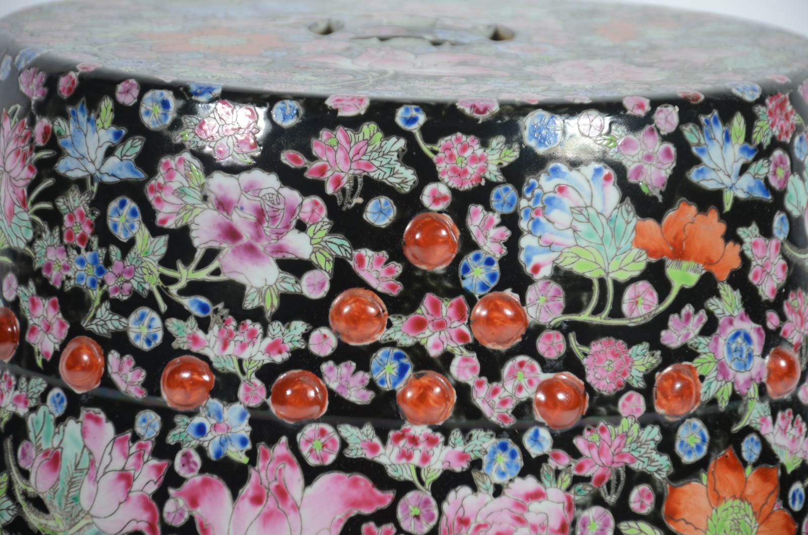 Seat garden de porcelana decoração floral em policromia sobre fundo... - foto 5 de 7
