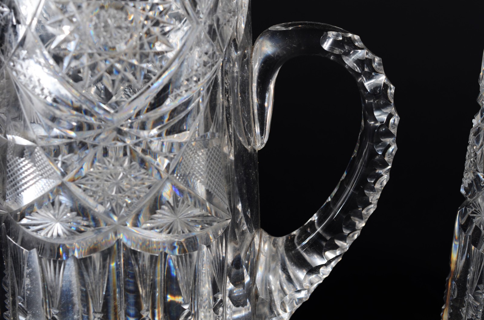 Par de jarras para água de cristal europeu ricamente lapidadas. - foto 3 de 8
