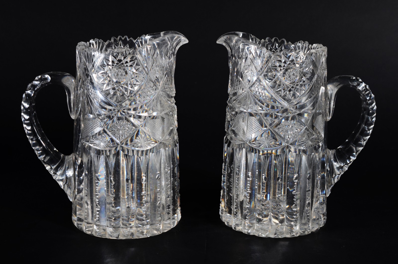 Par de jarras para água de cristal europeu ricamente lapidadas. - foto 1 de 8