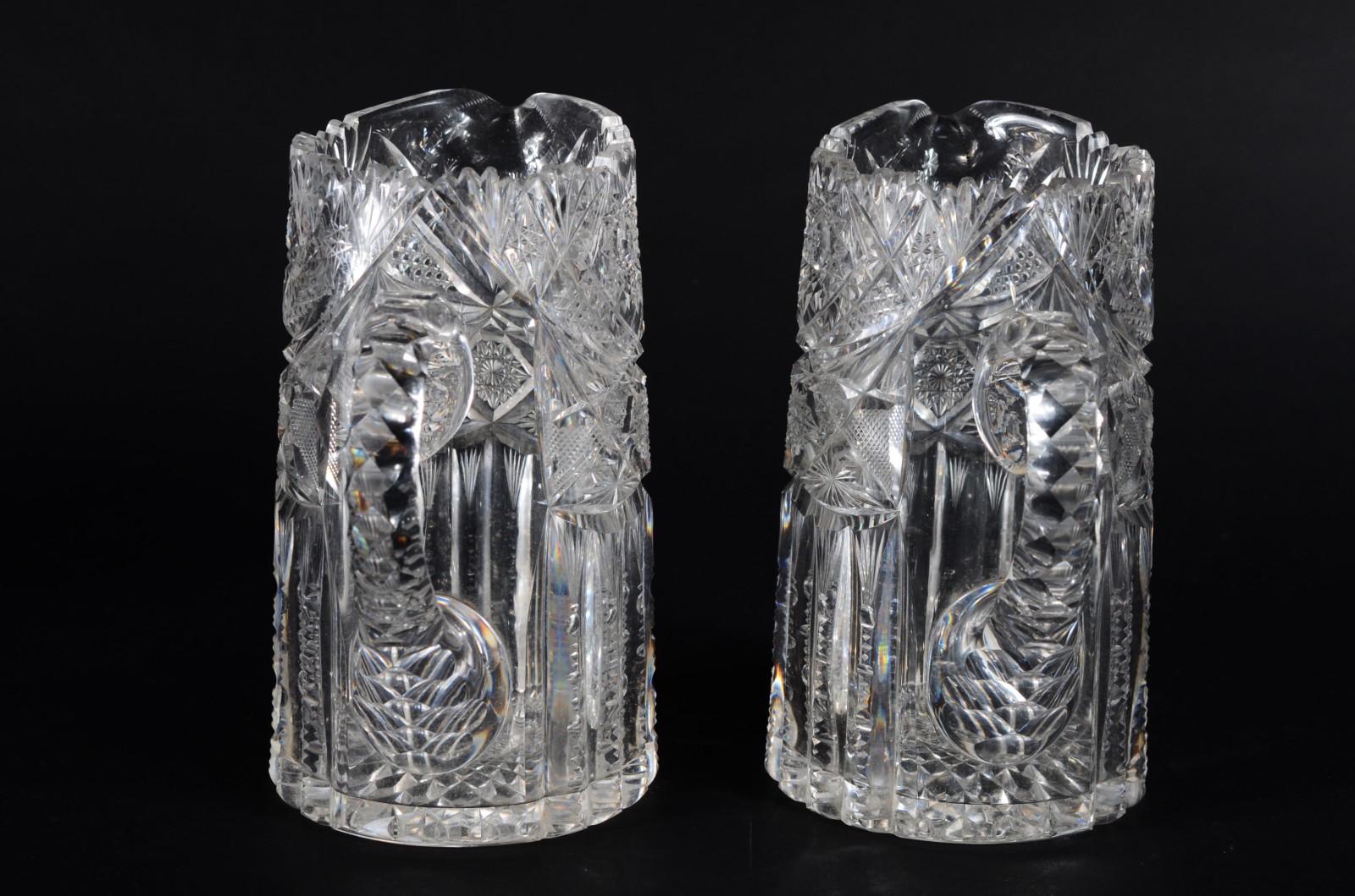 Par de jarras para água de cristal europeu ricamente lapidadas. - foto 6 de 8