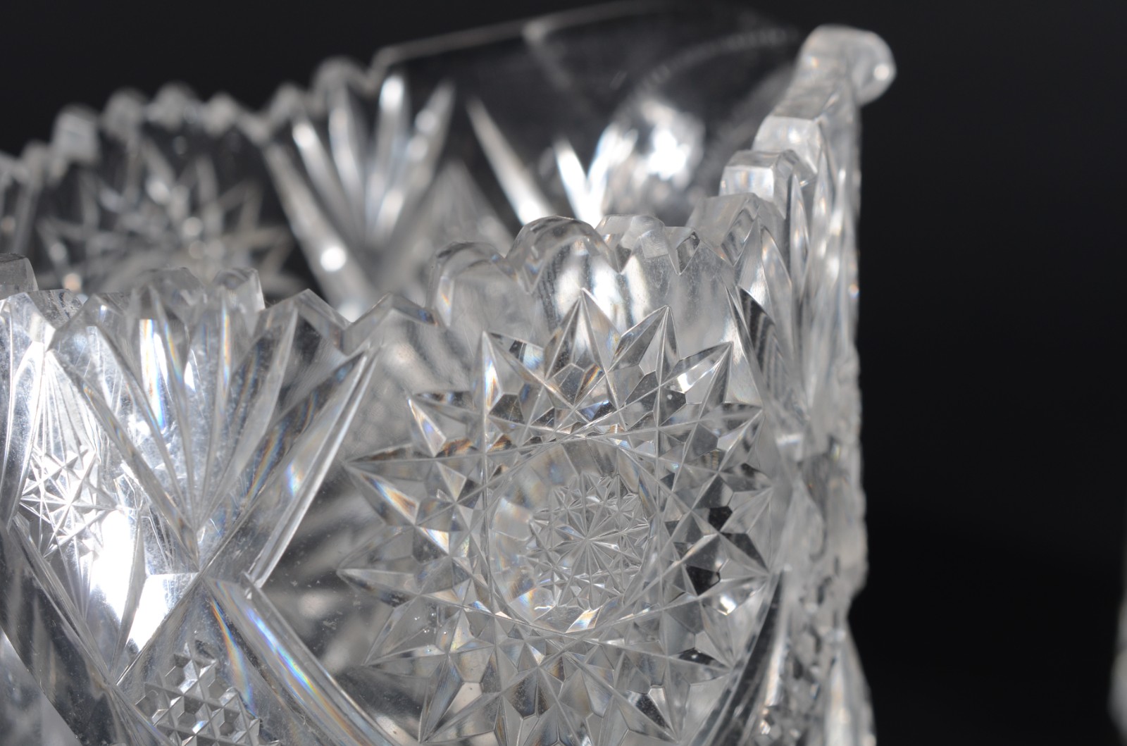 Par de jarras para água de cristal europeu ricamente lapidadas. - foto 7 de 8