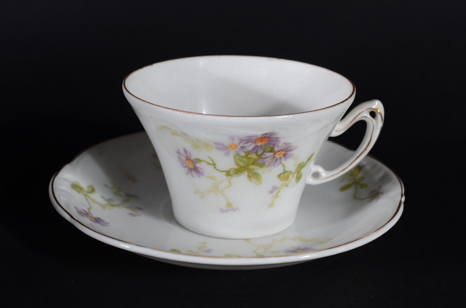 Conjunto com 10 xícaras de chá com pires de porcelana alemã R. C... - foto 2 de 6