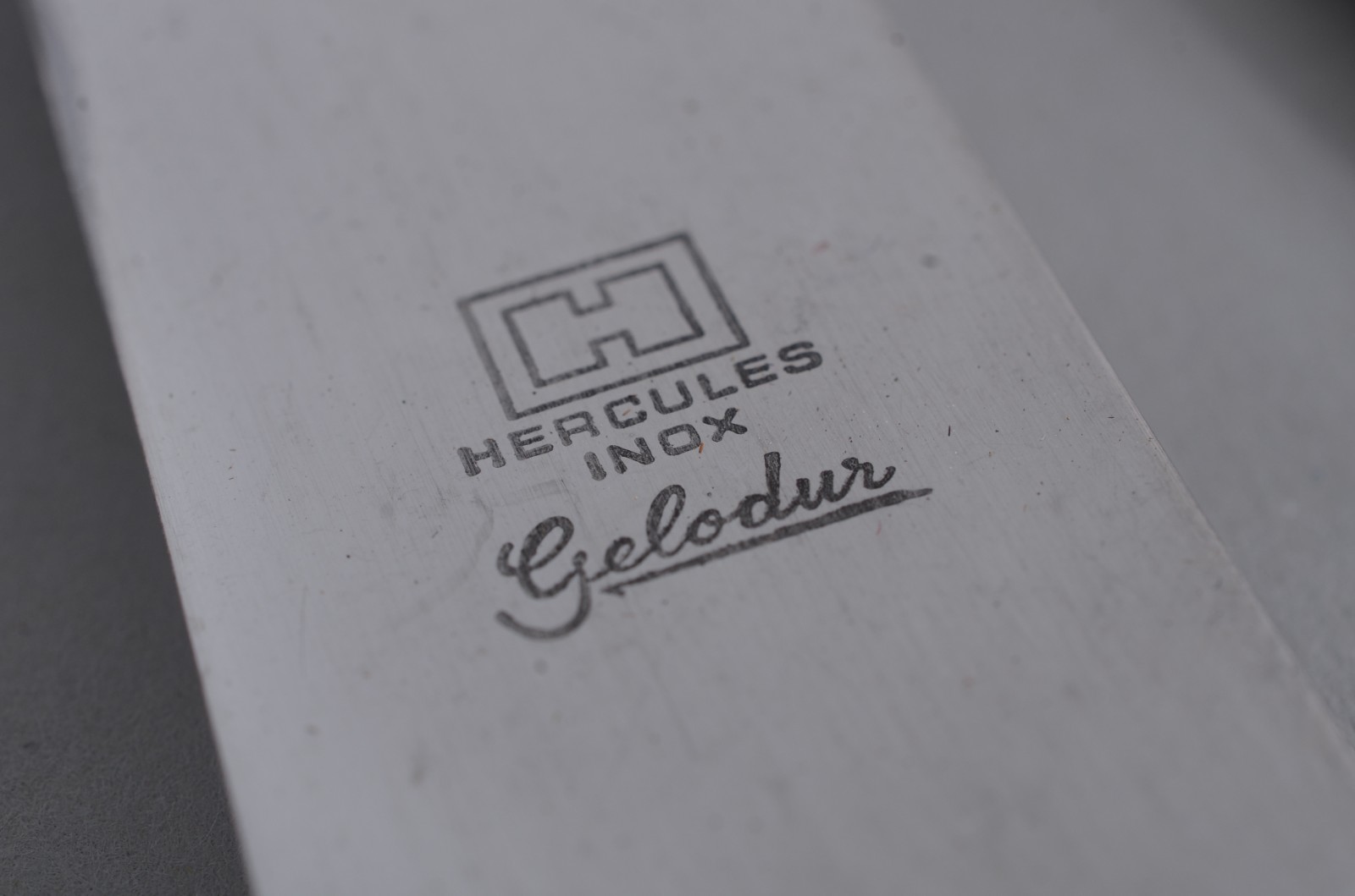 Faqueiro de aço inox Hercules, composto por: 23 facas, 22 garfos, 22... - foto 4 de 7