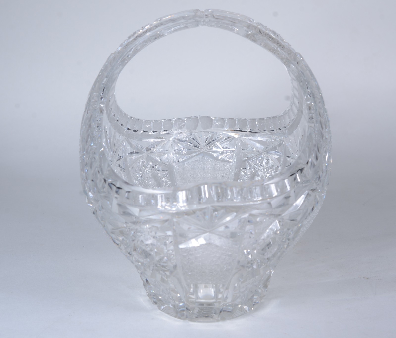 Cesta de cristal tcheco lapidado. - foto 3 de 7