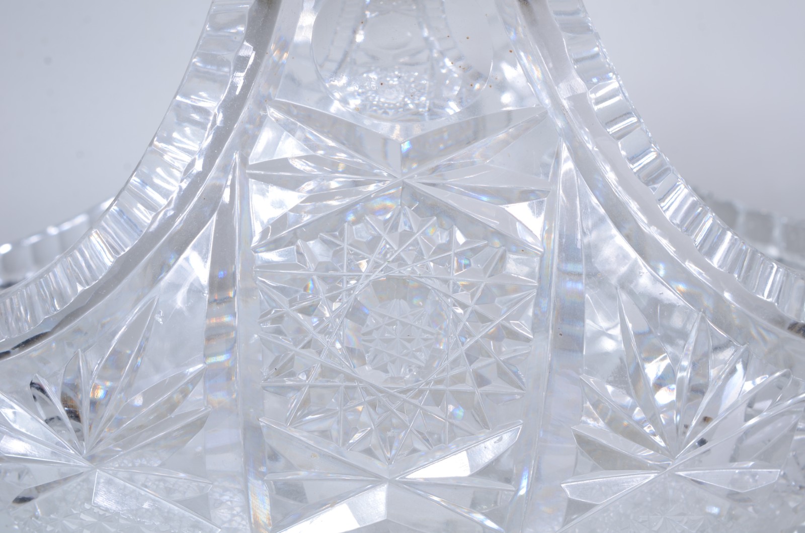 Cesta de cristal tcheco lapidado. - foto 4 de 7