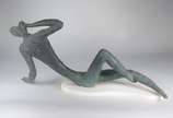 Humberto Cozzo (1900-1981),  - Escultura de bronze representando figura feminina, datada 76, base de mármore.