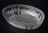 Quatro peças diversas de cristal, sendo: porta ... - Quatro peças diversas de cristal, sendo: porta petiscos feitio oval e 3 bowls.
