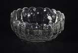 Quatro peças diversas de cristal, sendo: porta ... - Quatro peças diversas de cristal, sendo: porta petiscos feitio oval e 3 bowls.