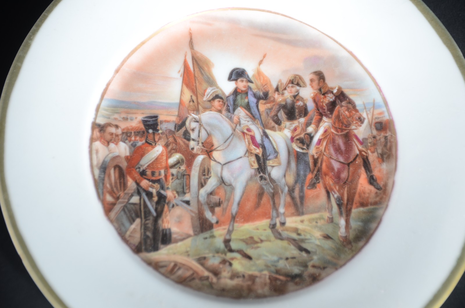 Conjunto com 6 pratos de porcelana italiana Capodimonte decorados em... - foto 5 de 10