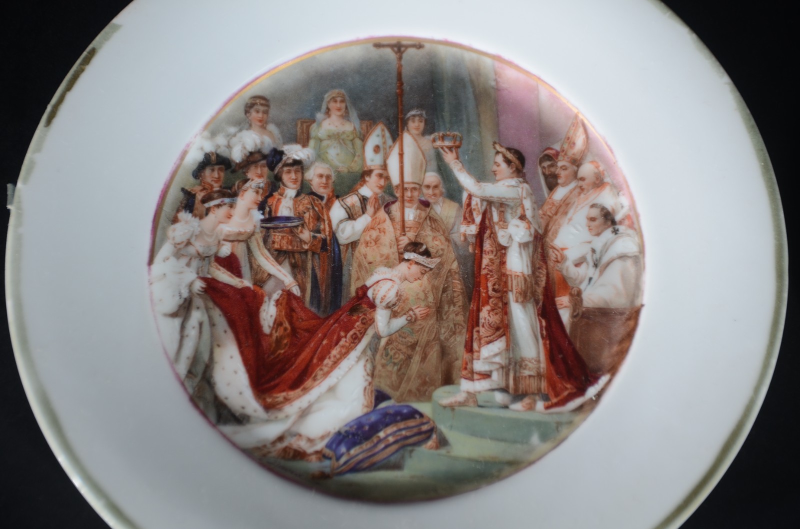 Conjunto com 6 pratos de porcelana italiana Capodimonte decorados em... - foto 6 de 10