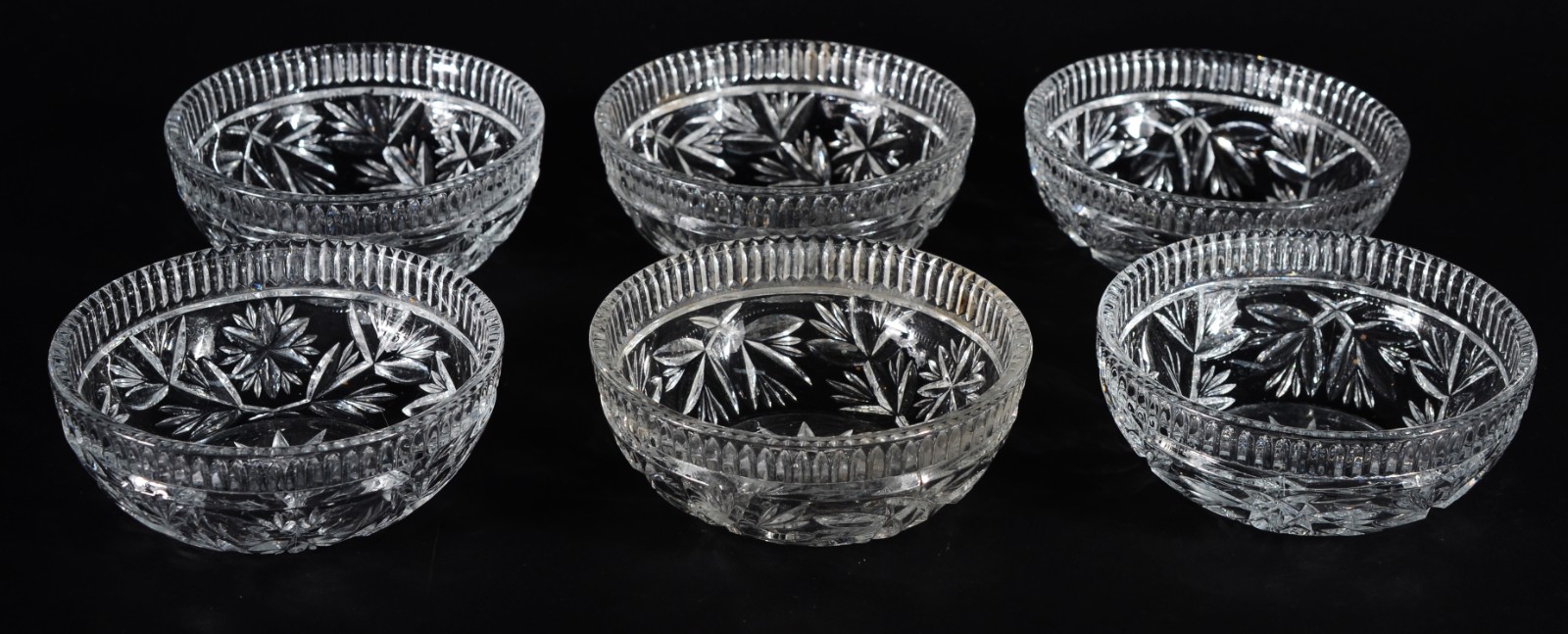 Saladeira e 6 bowls de cristal lapidado. Modelos diferentes. - foto 2 de 8