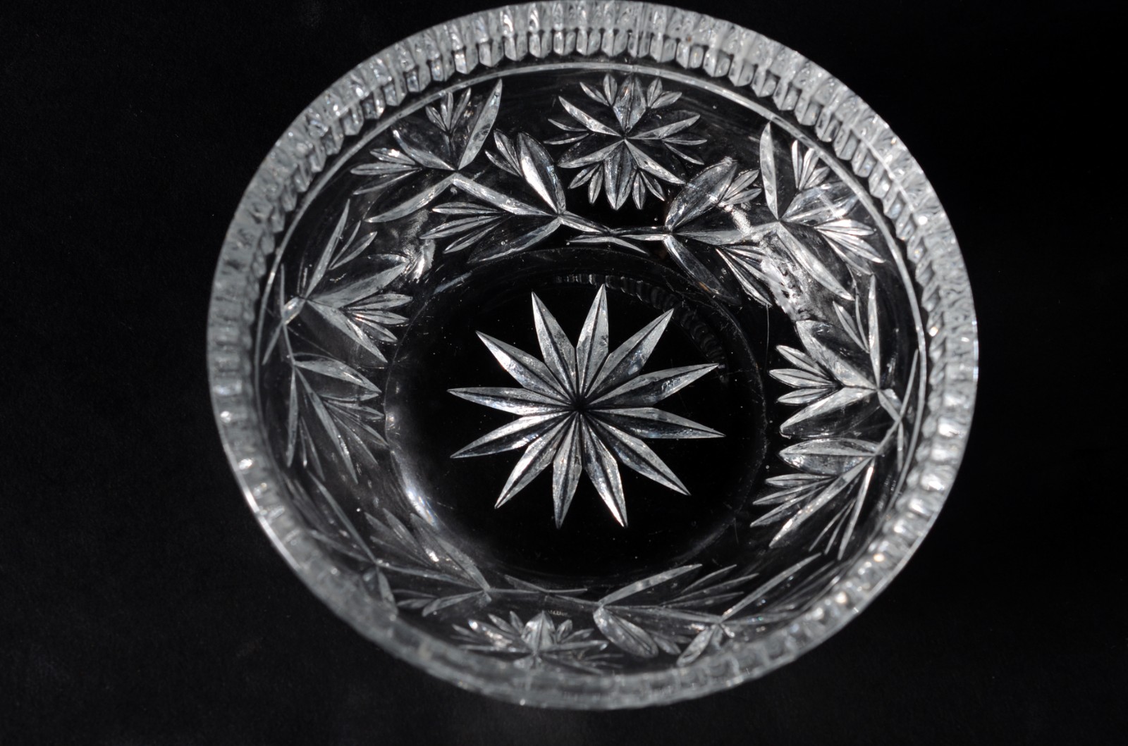 Saladeira e 6 bowls de cristal lapidado. Modelos diferentes. - foto 4 de 8