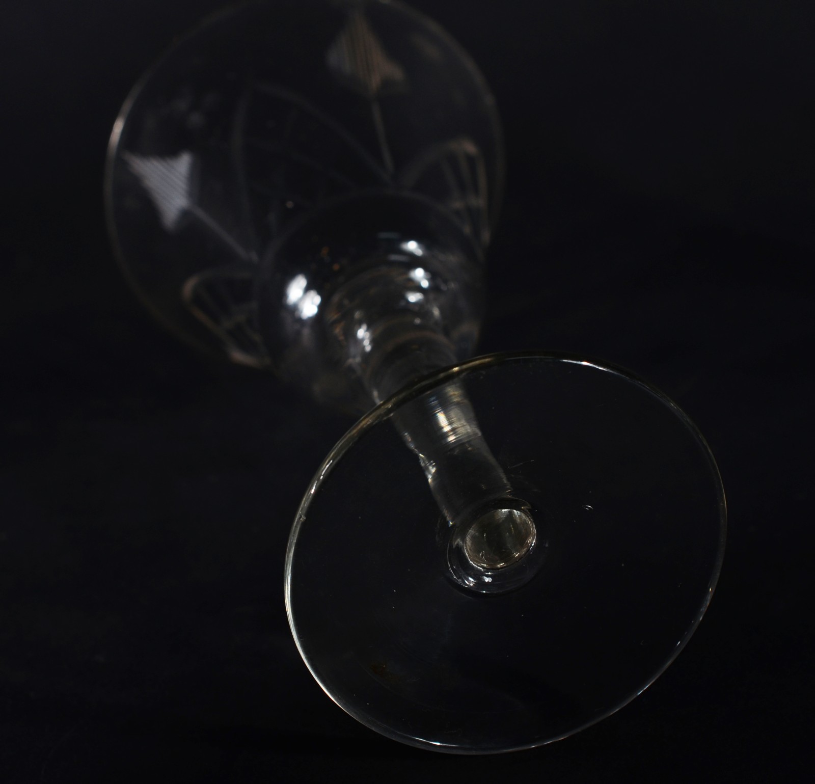 Serviço de copos em demi cristal lapidado, composto de: 10 taças para... - foto 6 de 10