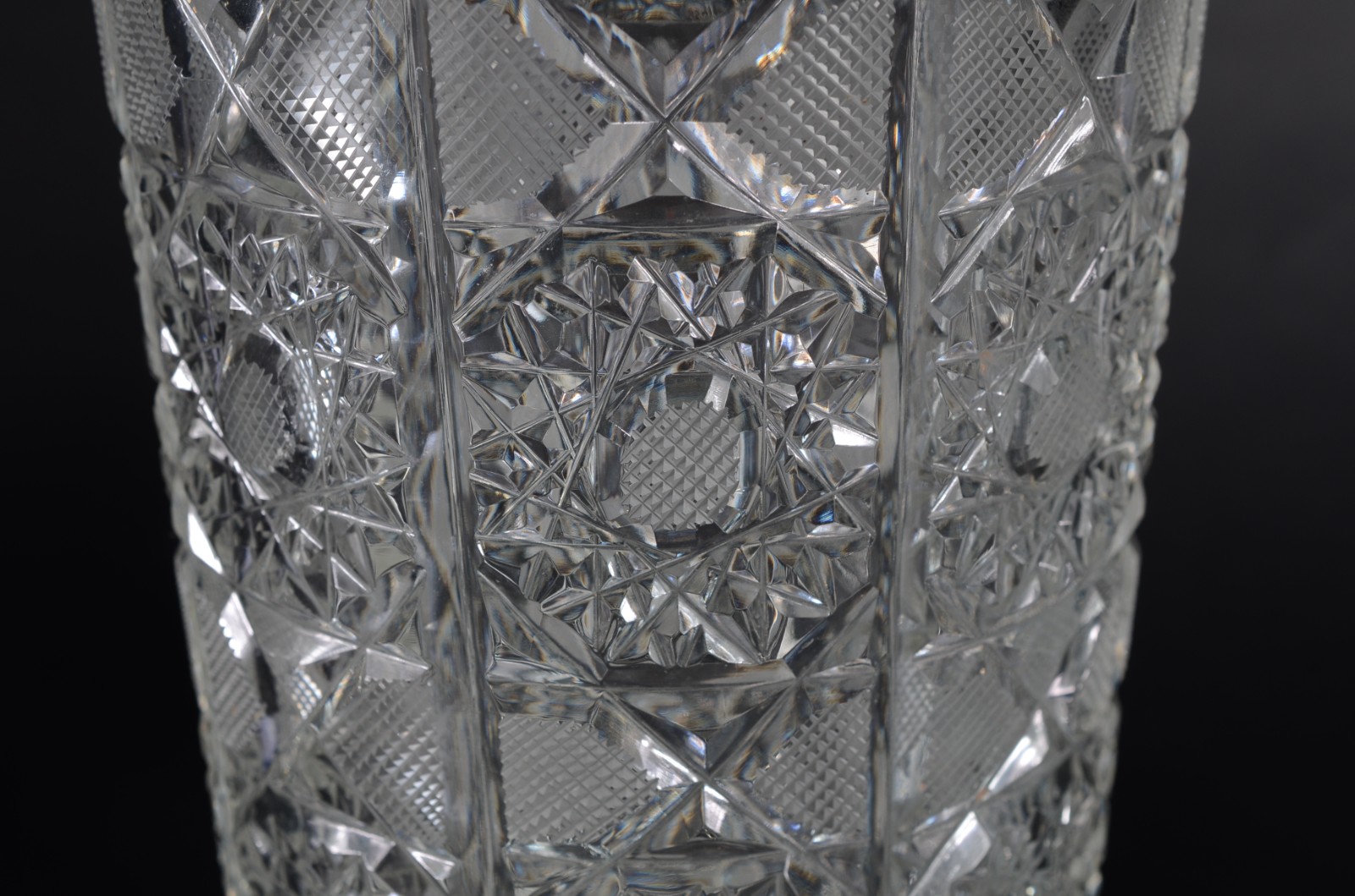 Dois vasos de cristal tcheco lapidado. - foto 4 de 7