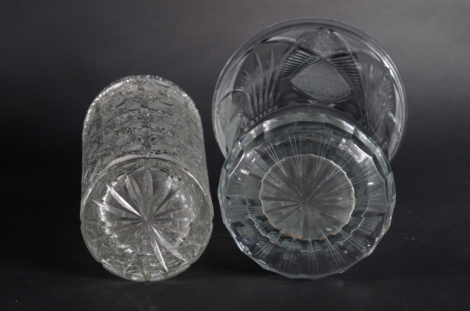 Dois vasos de cristal tcheco lapidado. - foto 7 de 7