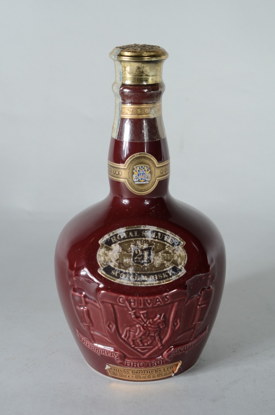Whisky Royal Salute 21 anos em garrafa de cerâmica. - foto 1 de 7
