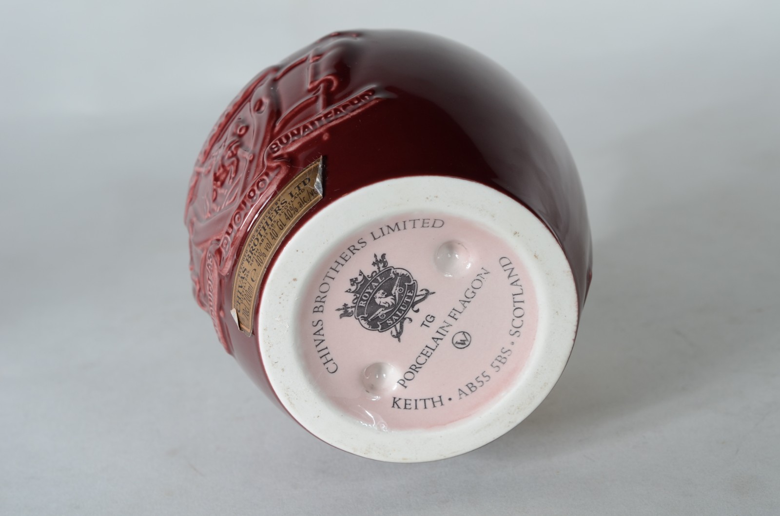 Whisky Royal Salute 21 anos em garrafa de cerâmica. - foto 7 de 7