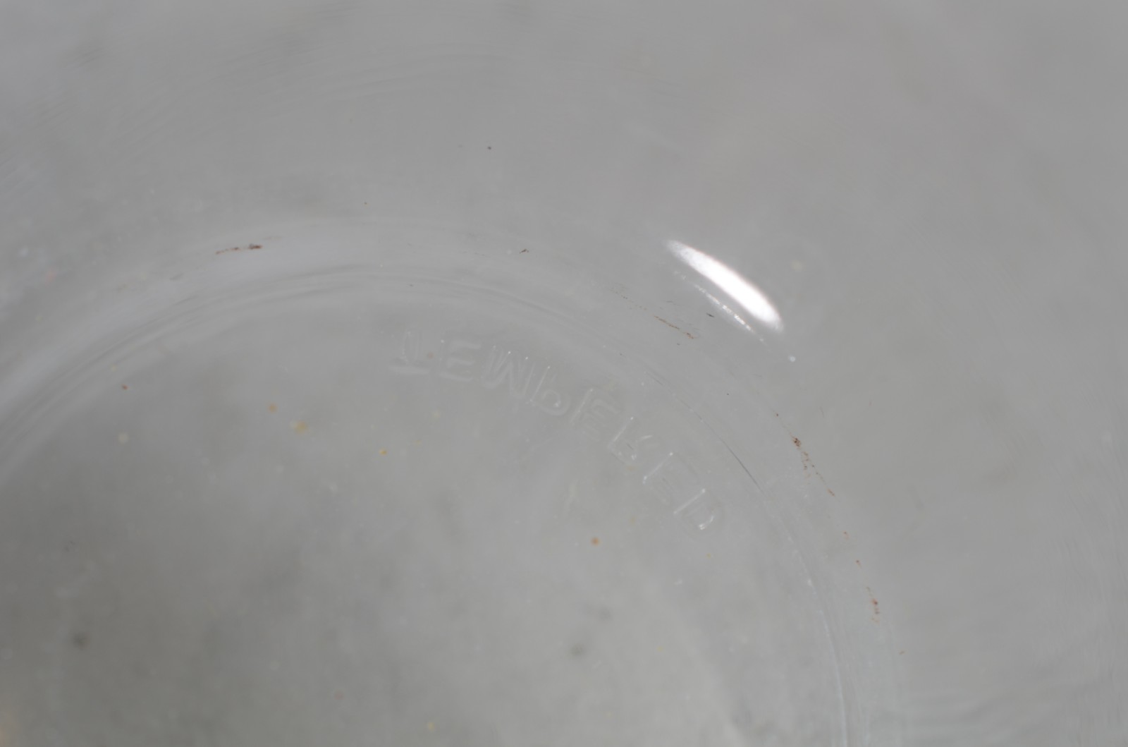 Saladeira com molheira acoplada de metal e vidro, acompanham tres... - foto 9 de 10